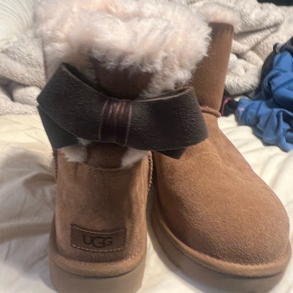 UGG Mini Bailey Bow - Picture 2 of 4